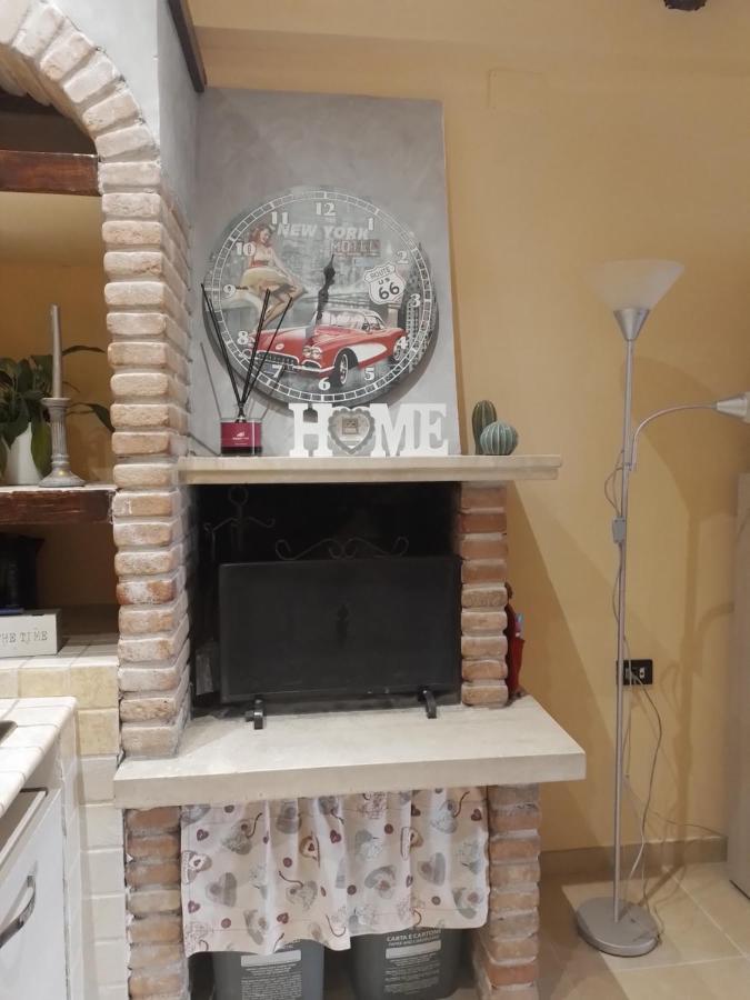 La Casa Dei Libri Villa Sutri Luaran gambar