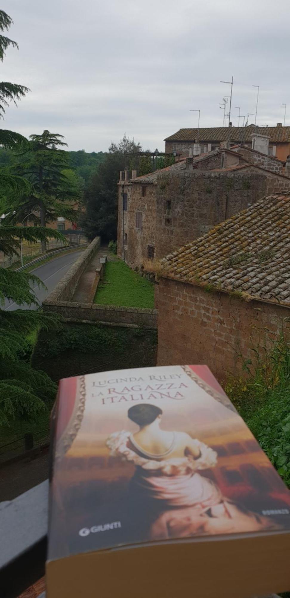 La Casa Dei Libri Villa Sutri Luaran gambar